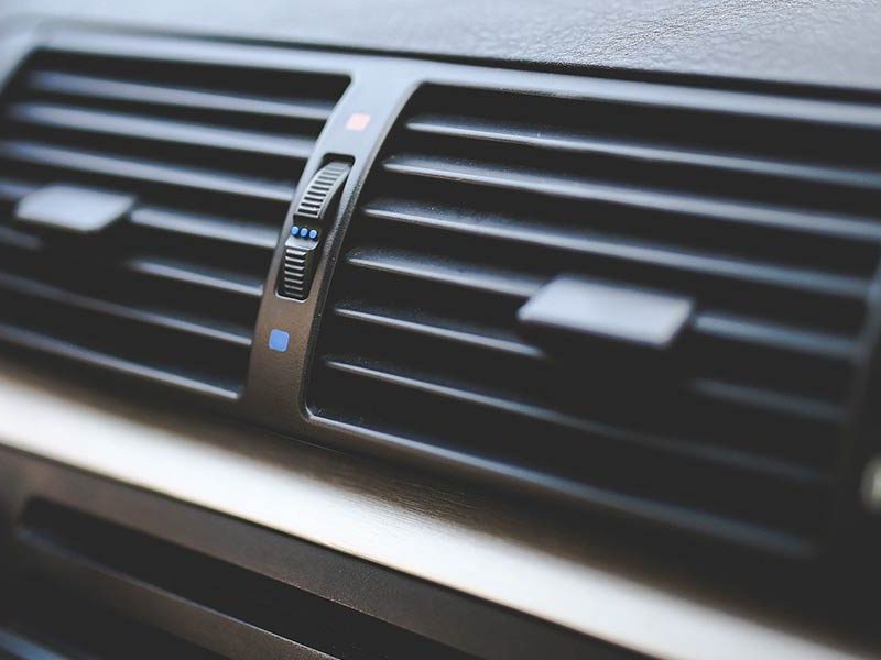 Qual deve ser a frequência de limpeza do ar condicionado do carro?